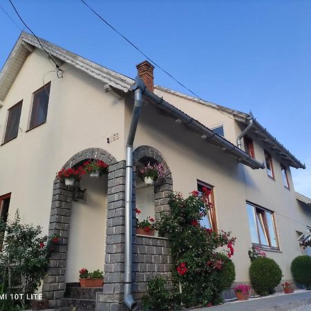 Rita Vendeghaz Apartment Ciumani Екстериор снимка