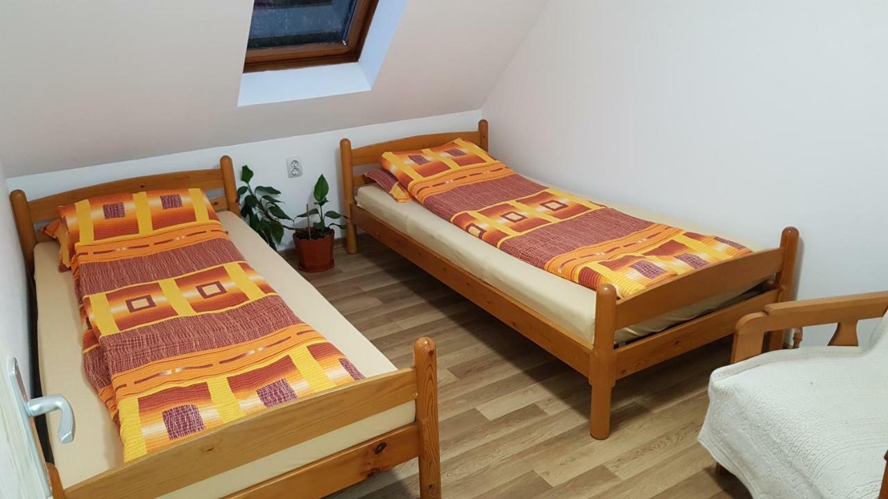 Rita Vendeghaz Apartment Ciumani Екстериор снимка