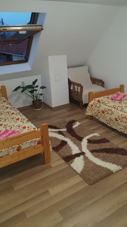 Rita Vendeghaz Apartment Ciumani Екстериор снимка