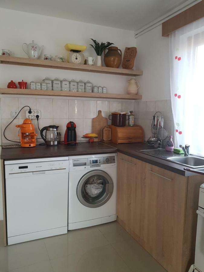 Rita Vendeghaz Apartment Ciumani Екстериор снимка